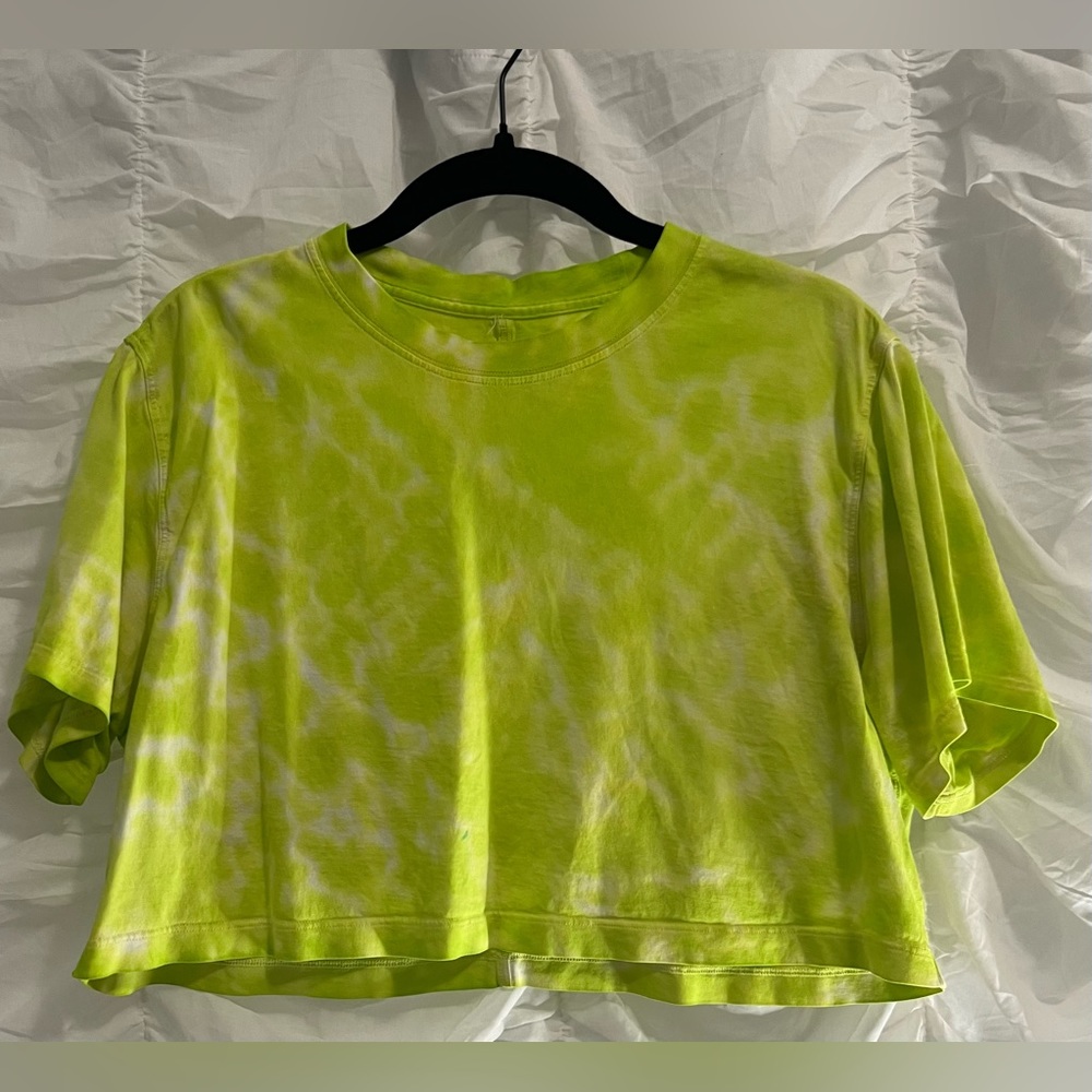 Lululemon crop top